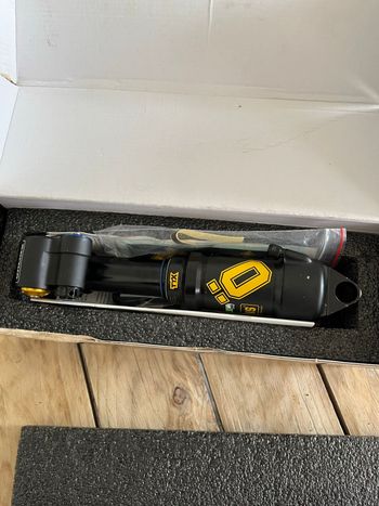 Used Öhlins TTX1 Air 230x60 2023 bike — image 8 of 9