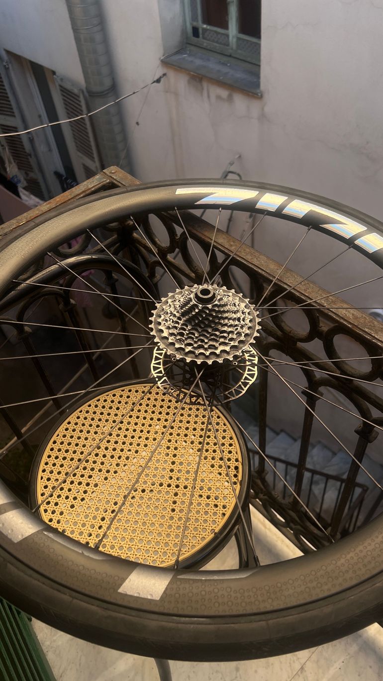Used Zipp 303 Firecrest XDR sram force édition bike — image 8 of 13