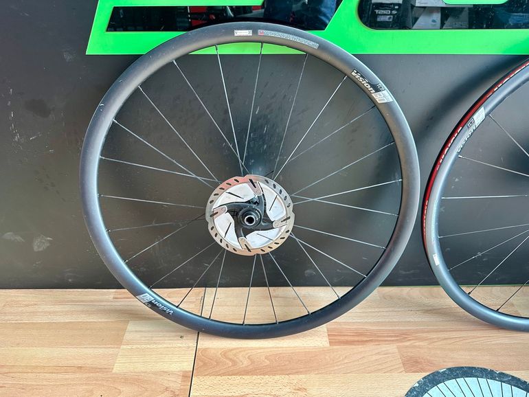 Used Vision T30 Carbon Wheelset 2022 bike — image 2 of 5