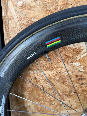 Used Zipp 404 Rear Wheel bike — image 2 of 4