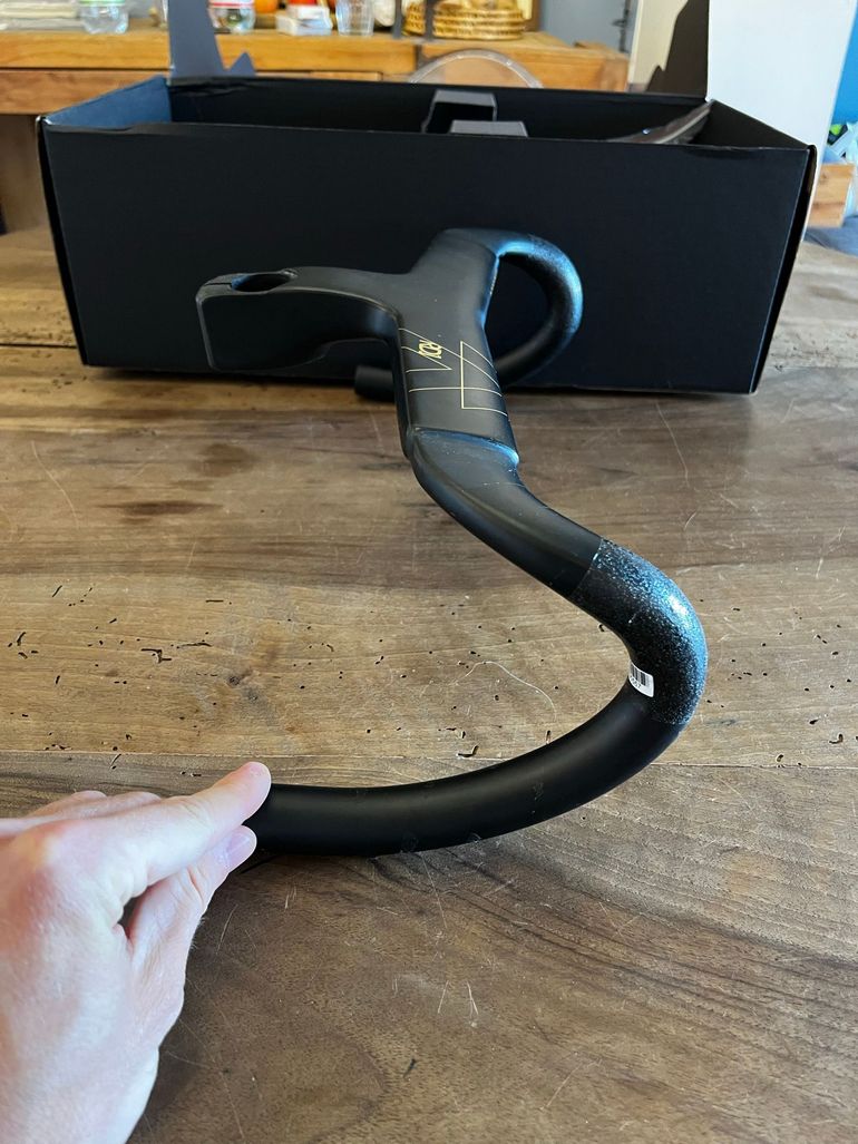 Used Reserve RD1 Integrated Carbon Handlebar 2026 bike — image 4 of 6