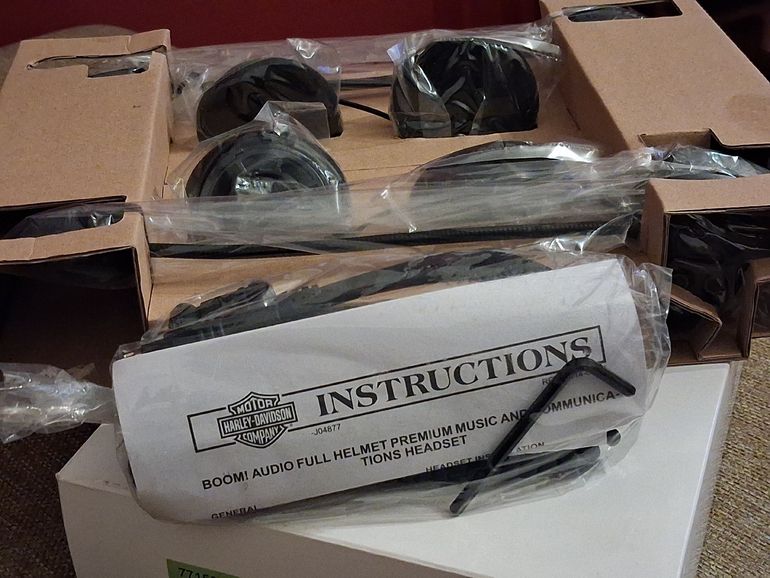 Used Harley Davidson PREMIUM STEREO HELMET HEADSET 2016 bike — image 5 of 6