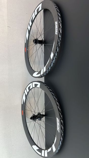 Used Zipp 404 Firecrest Carbon Laufradsatz 28" 2026 bike — image 3 of 4