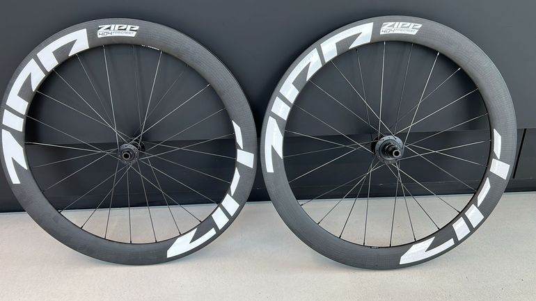 Used Zipp 404 Firecrest Carbon Laufradsatz 28" 2026 bike — image 2 of 4