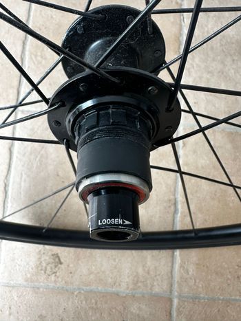 Used Dt Swiss R 470 700C 23 mm DB VI 2022 bike — image 4 of 5