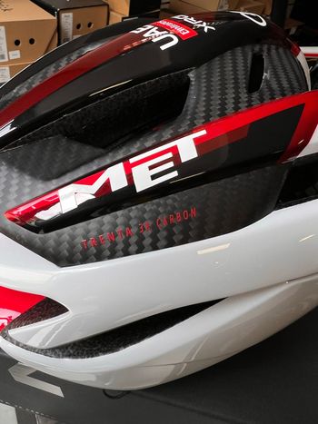 Used MET Trenta 3K Carbon MIPS UAE Team Emirates XRG bike — image 5 of 5