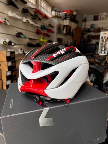 Used MET Trenta 3K Carbon MIPS UAE Team Emirates XRG bike — image 3 of 5