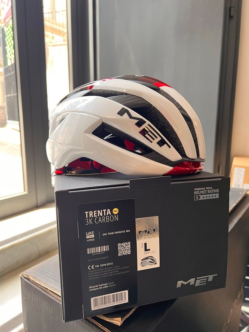Použité MET Trenta 3K Carbon MIPS UAE Team Emirates XRG Cycling Accessories