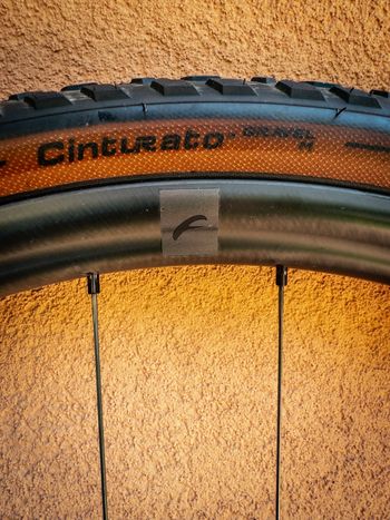 Used Fulcrum Rapid Red Carbon Wheelset 2024 bike — image 2 of 9