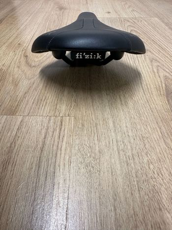 Used Fizik R7 Sattel bike — image 3 of 3