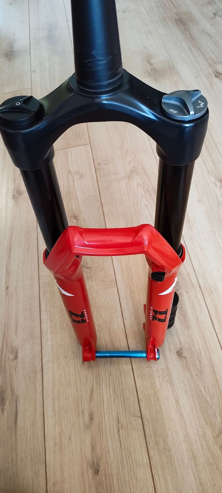 Used Marzocchi Bomber Z1 Suspension Fork 2020 bike — image 7 of 15