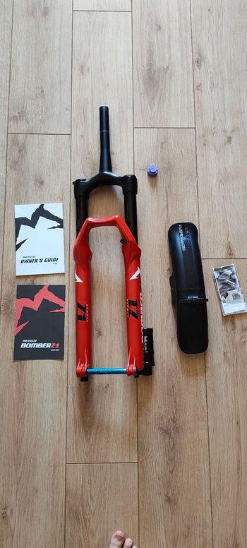 Used Marzocchi Bomber Z1 Suspension Fork 2020 bike — image 15 of 15