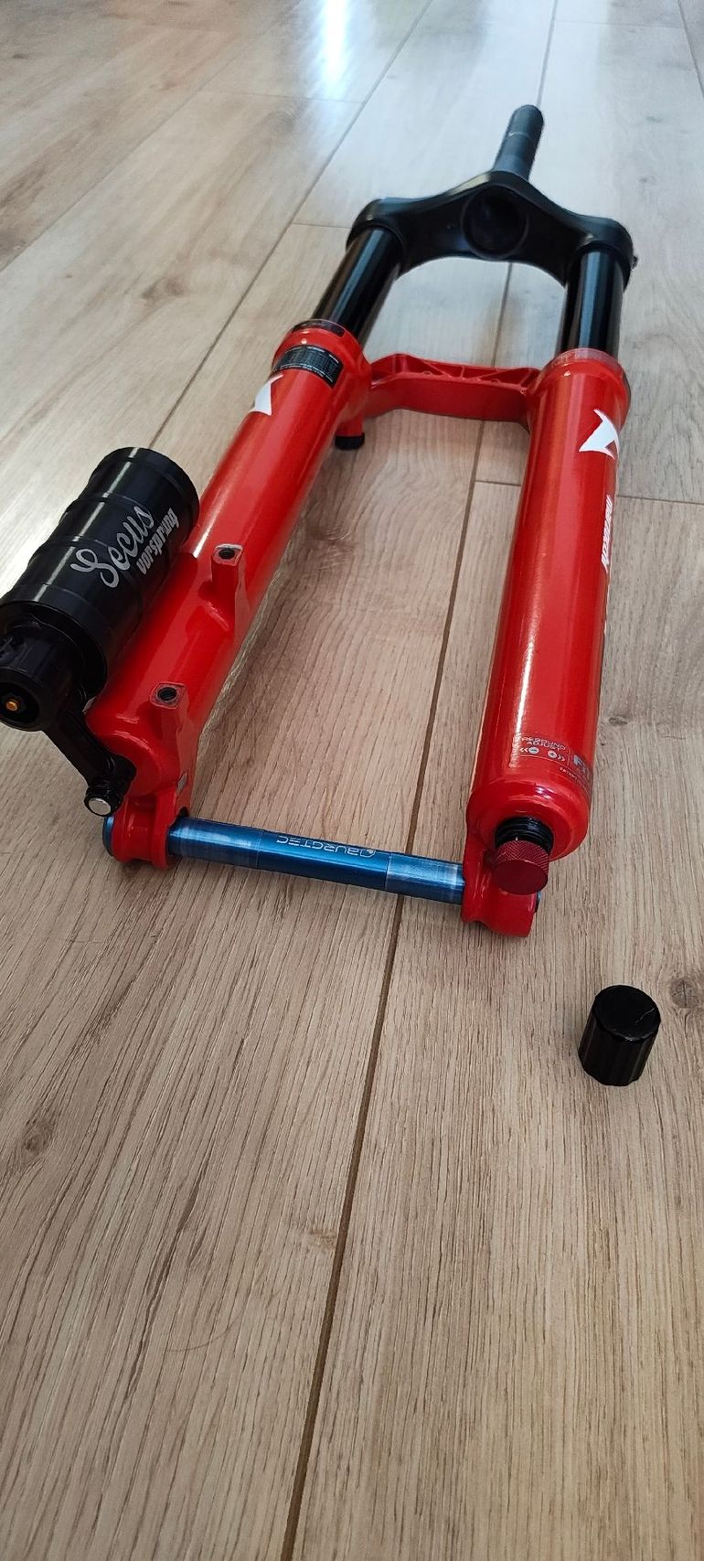 Used Marzocchi Bomber Z1 Suspension Fork 2020 bike — image 5 of 15