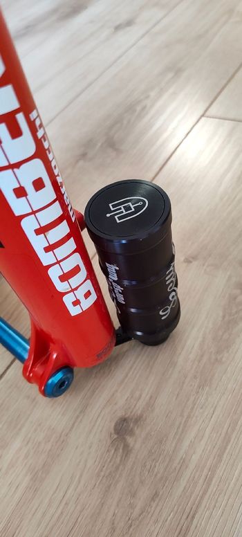 Used Marzocchi Bomber Z1 Suspension Fork 2020 bike — image 8 of 15