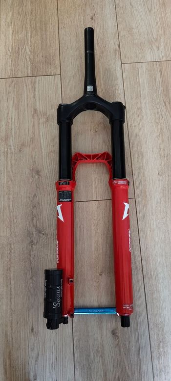 Used Marzocchi Bomber Z1 Suspension Fork 2020 bike — image 2 of 15