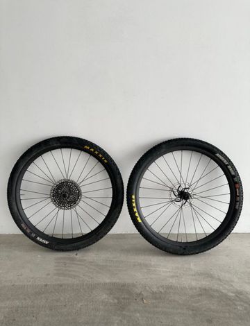 Gebrauchtes Custom Dt swiss 350s 2024 Wheels