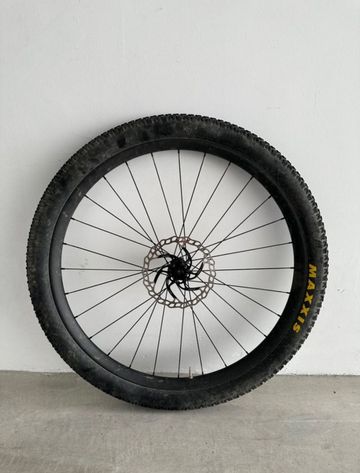Brugt Custom Dt swiss 350s 2024 bike — billede 3 af 3