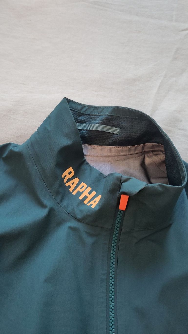 Used Rapha Gore-Tex Rain Jacket S bike — image 4 of 9