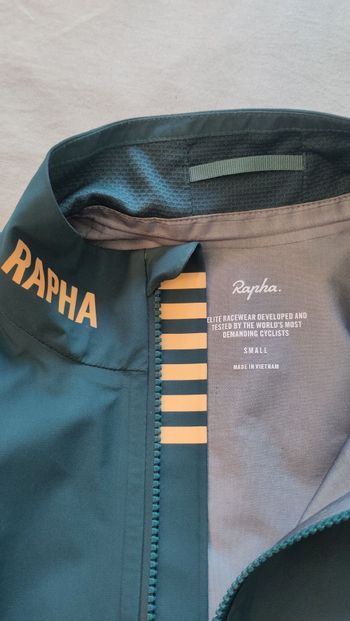 Used Rapha Gore-Tex Rain Jacket S bike — image 3 of 9