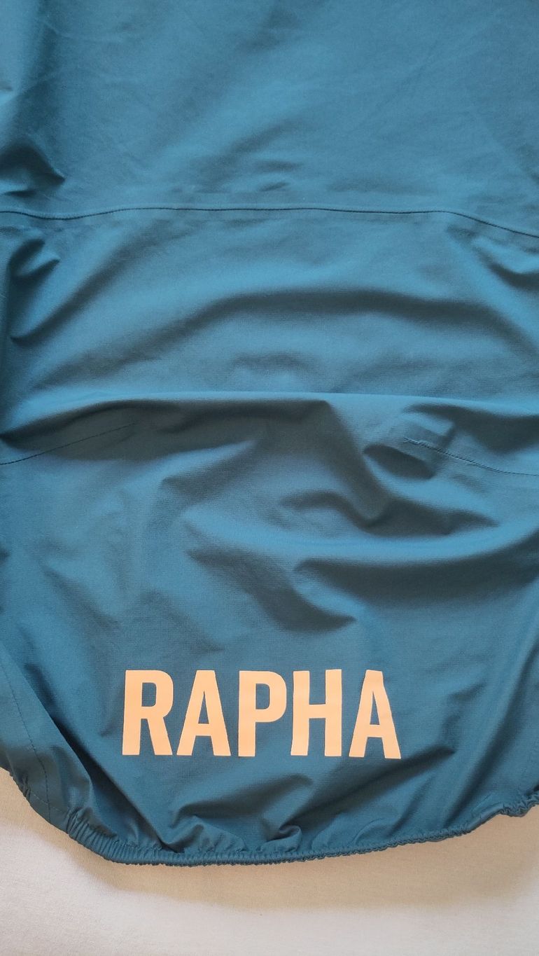 Used Rapha Gore-Tex Rain Jacket S bike — image 5 of 9