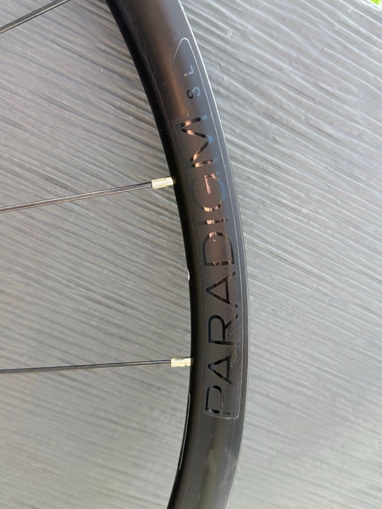 Used Bontrager Paradigm TLR Road Wheel Set bike — image 4 of 6