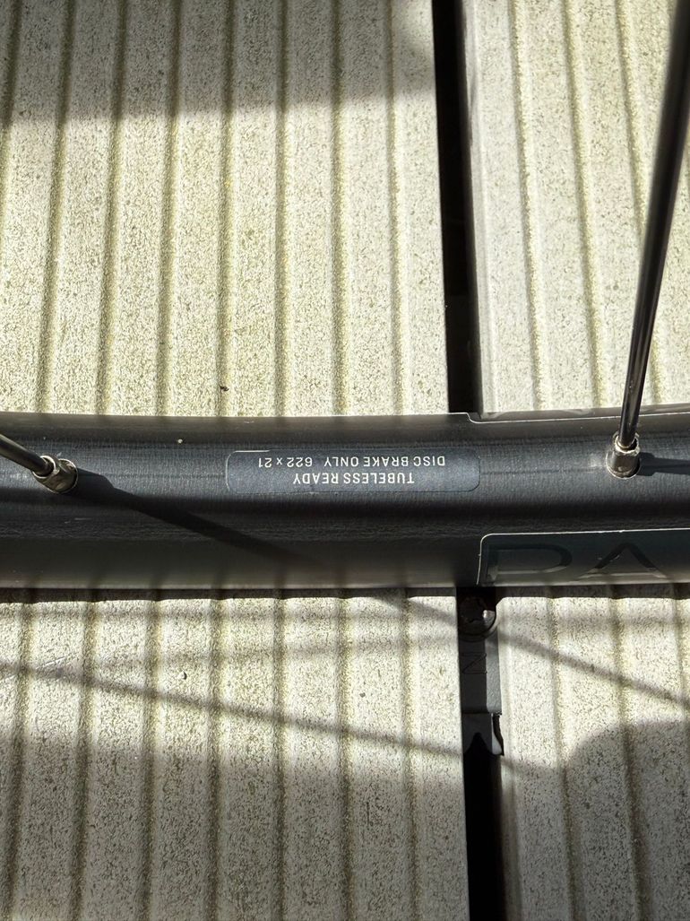 Used Bontrager Paradigm TLR Road Wheel Set bike — image 2 of 6