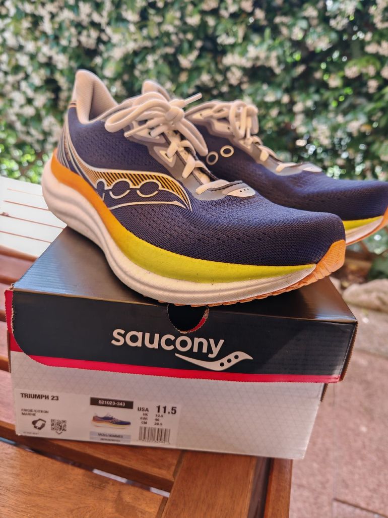 Used Saucony Triumph 23 2026 bike — image 2 of 9