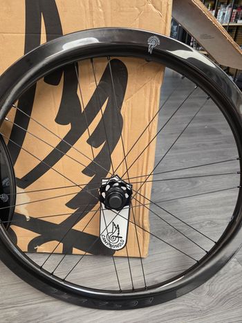 Used Campagnolo Bora WTO 45 2WF C23 Tubeless Ready Disc Centerlock N3W Carbone 2026 bike — image 5 of 5