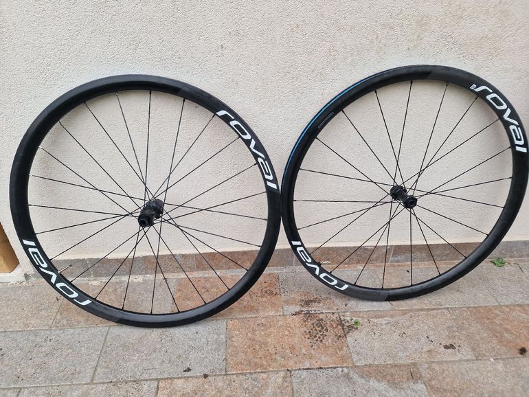 Used Roval Alpinist CLX2 2024 bike — image 1 of 8