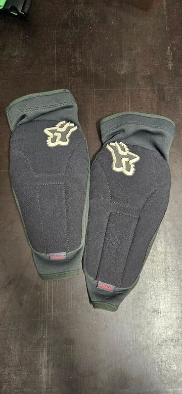 Used Fox Ellbow Pads 2024 Cycling Clothing