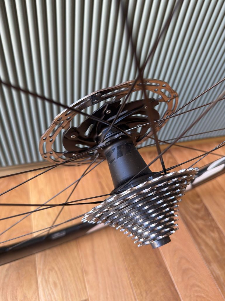 Used Zipp 454 NSW Tubeless Disc-brake 2024 bike — image 5 of 13