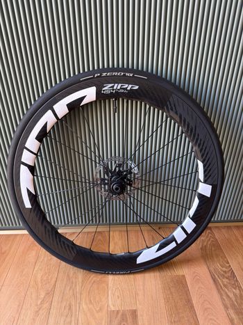 Used Zipp 454 NSW Tubeless Disc-brake 2024 bike — image 8 of 13
