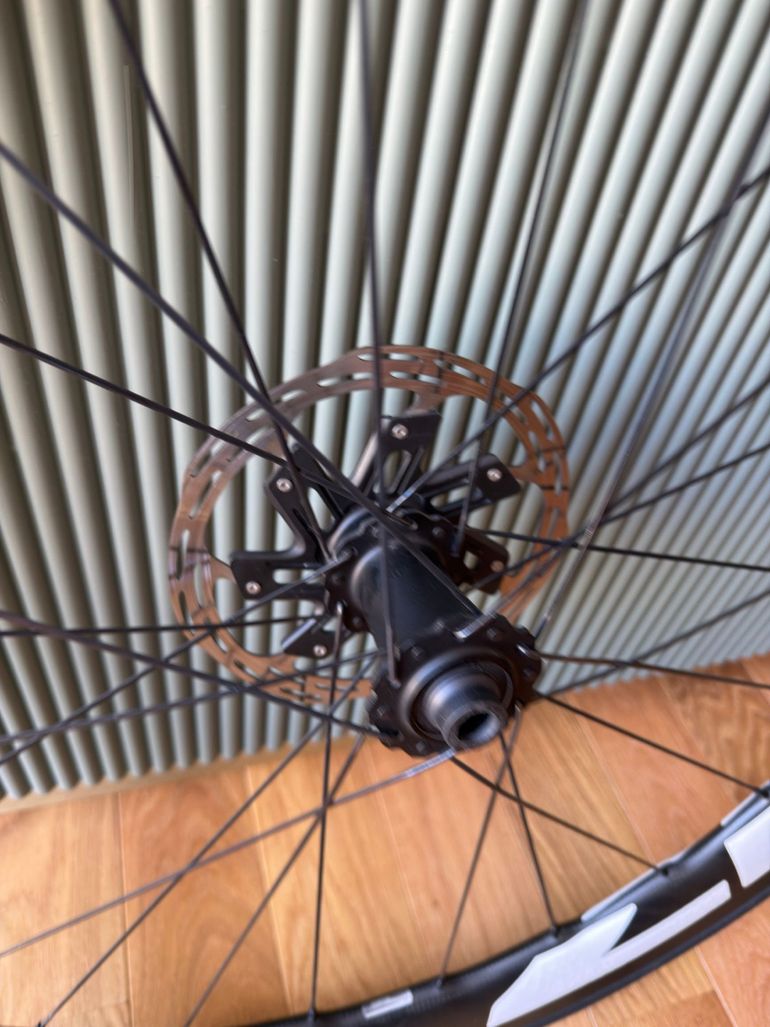 Used Zipp 454 NSW Tubeless Disc-brake 2024 bike — image 10 of 13