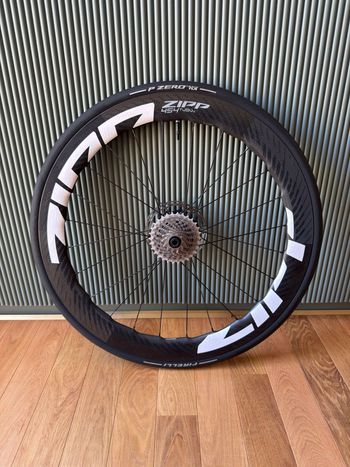 Used Zipp 454 NSW Tubeless Disc-brake 2024 bike — image 2 of 13