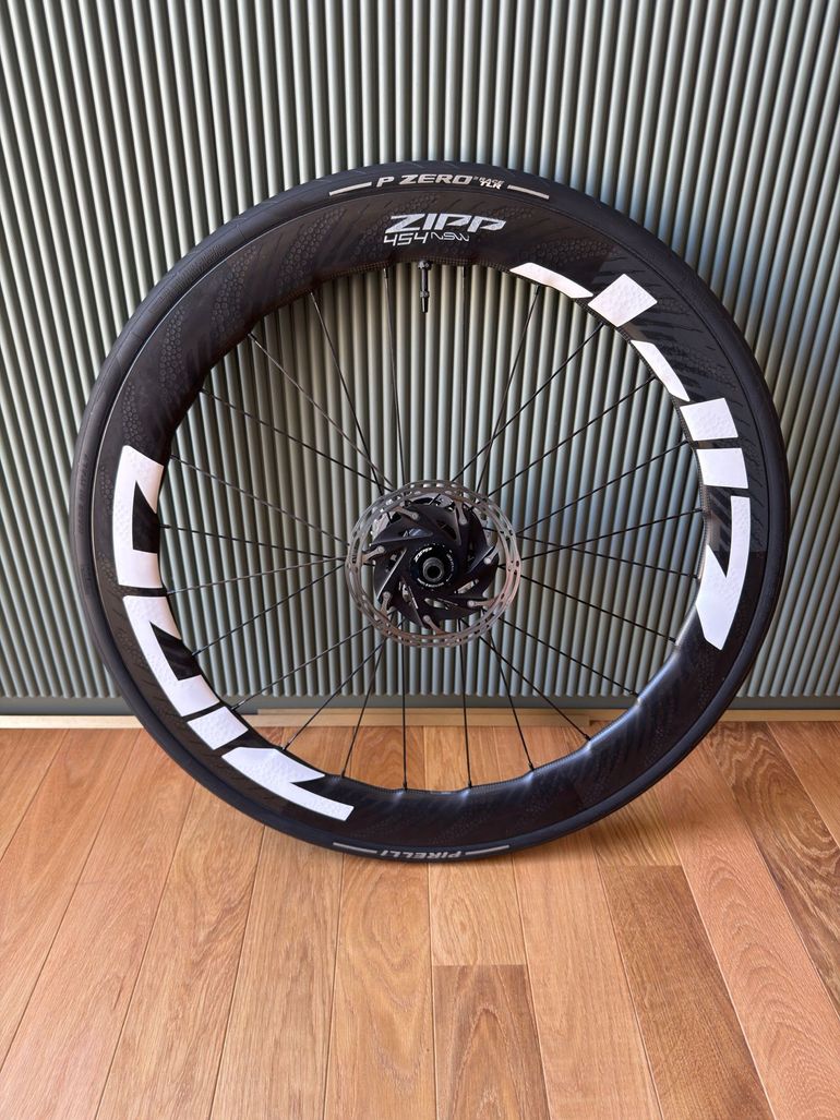 Used Zipp 454 NSW Tubeless Disc-brake 2024 bike — image 6 of 13