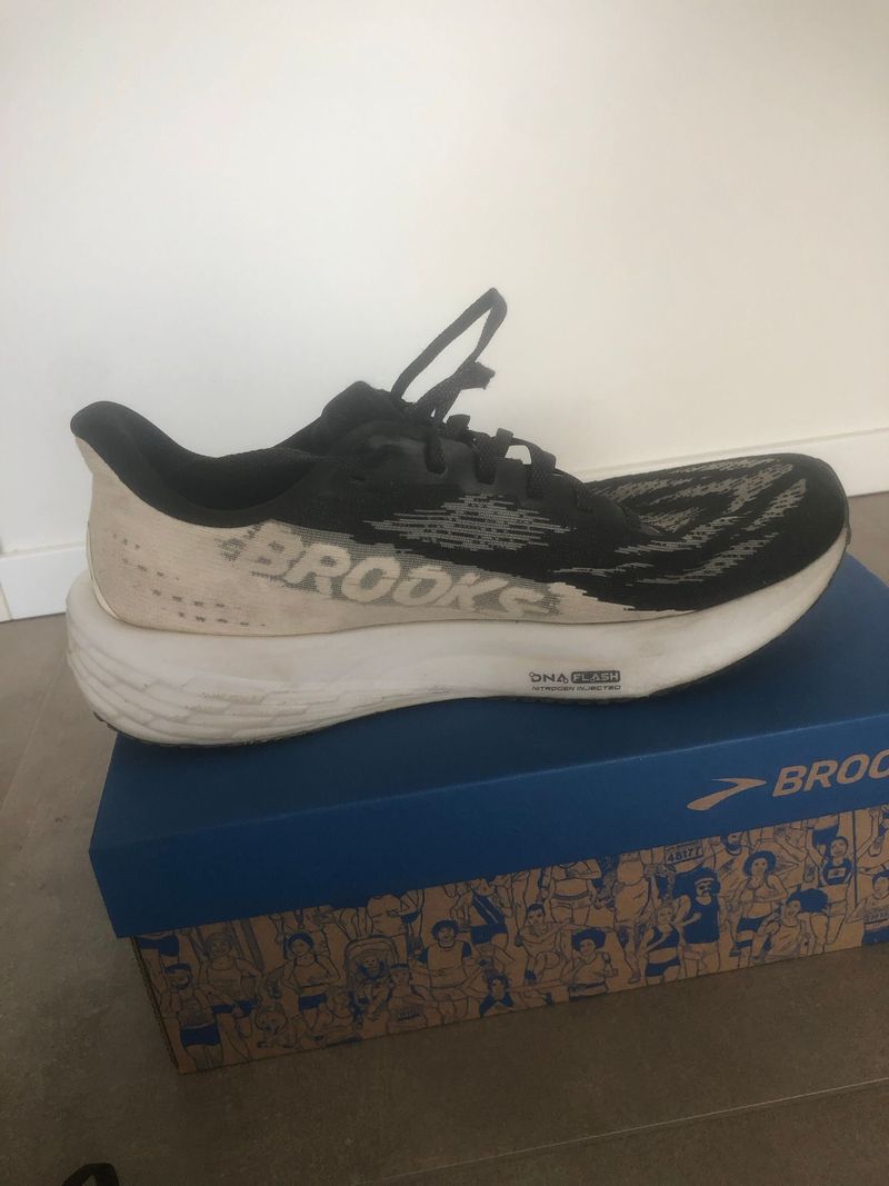 Used Brooks Launch 11 2025 bike — image 2 of 4