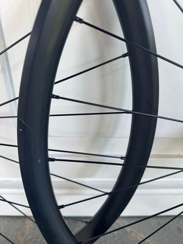 Brugt Fulcrum Rapid Red 900 Disc 2023 bike — billede 3 af 5