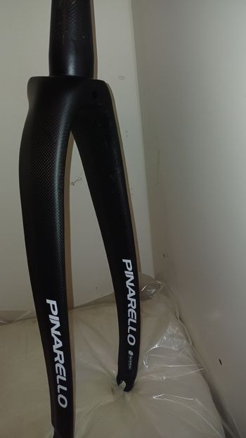 Used Pinarello F8 Fork 2022 bike — image 13 of 13