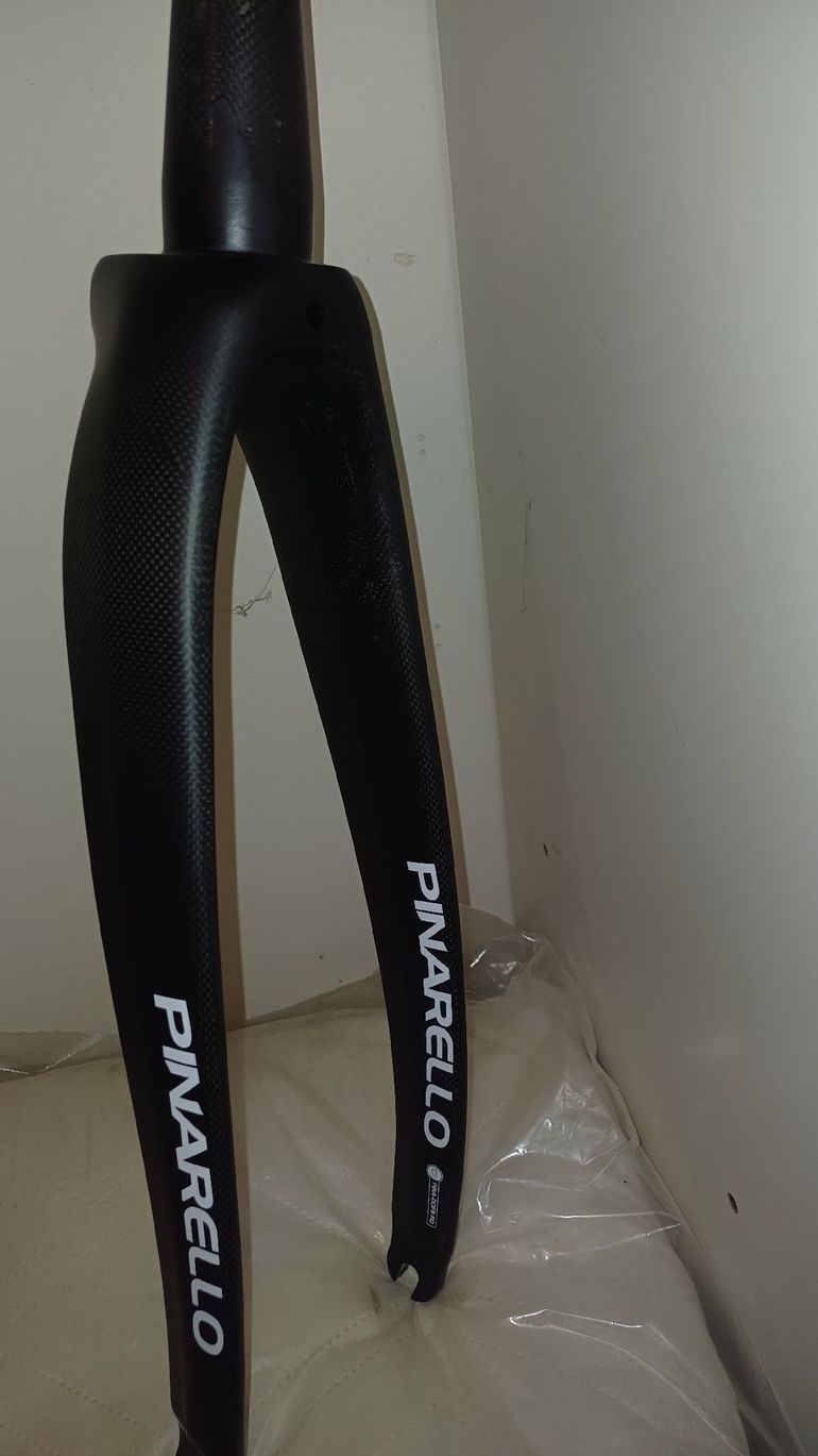 Used Pinarello F8 Fork 2022 bike — image 13 of 13