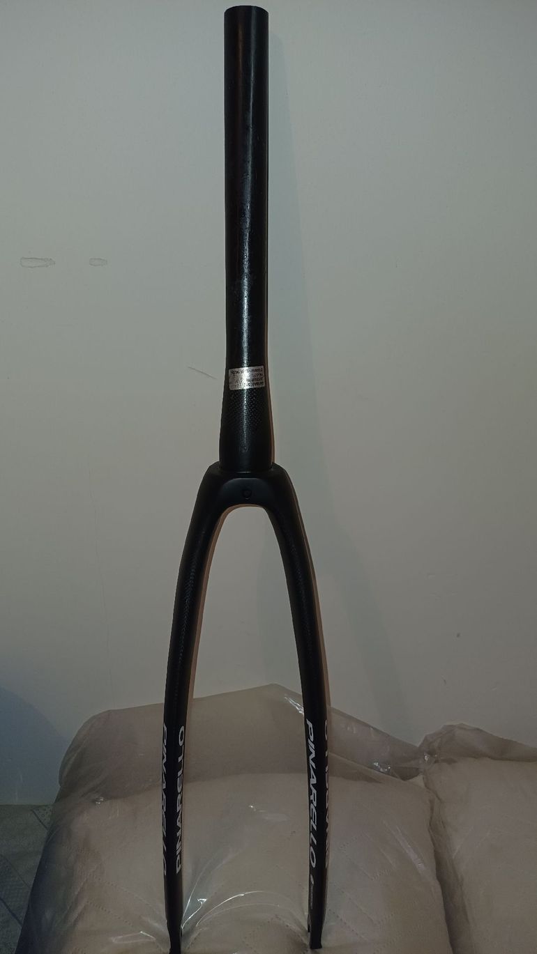 Used Pinarello F8 Fork 2022 bike — image 12 of 13