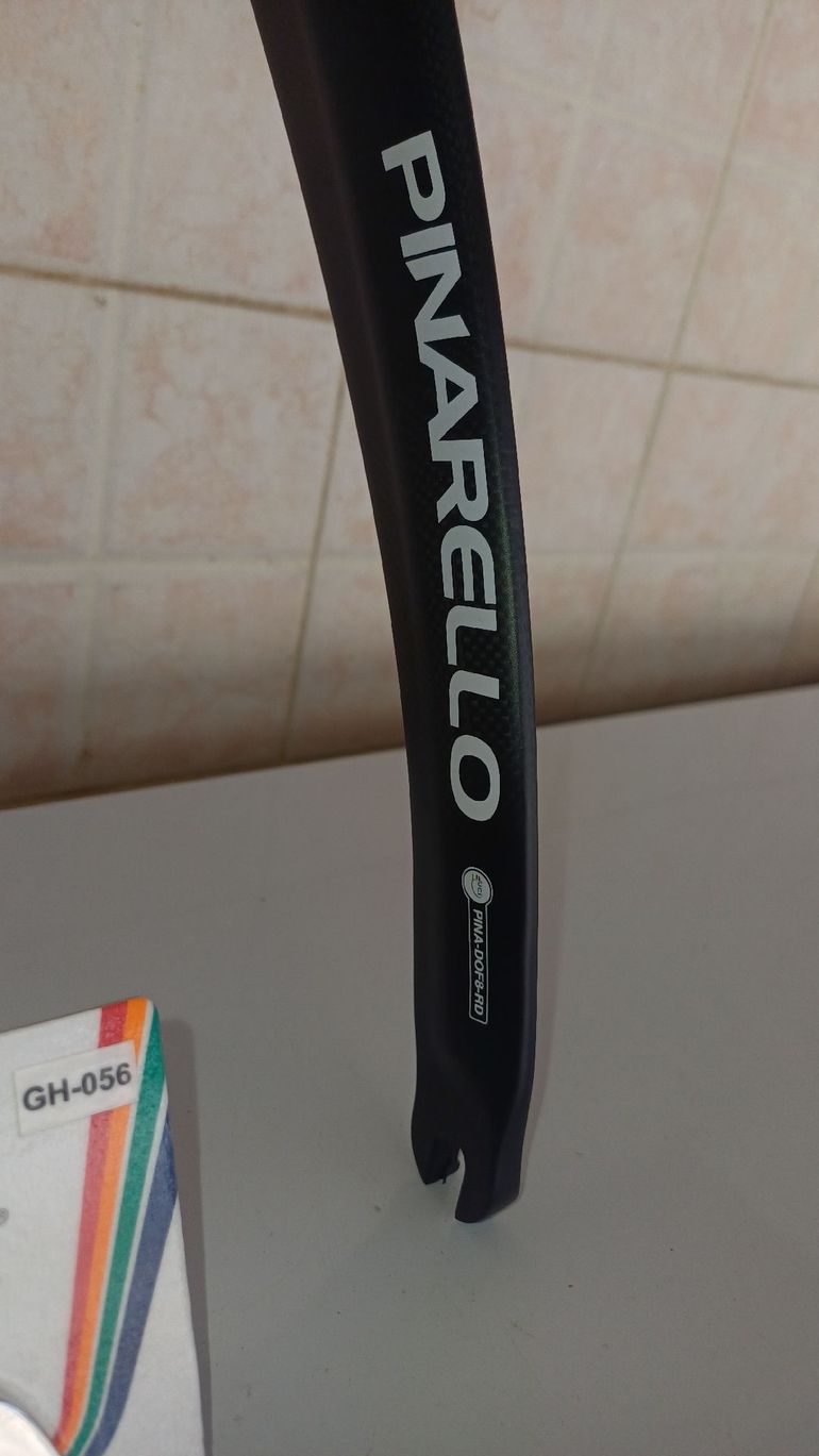 Used Pinarello F8 Fork 2022 bike — image 6 of 13