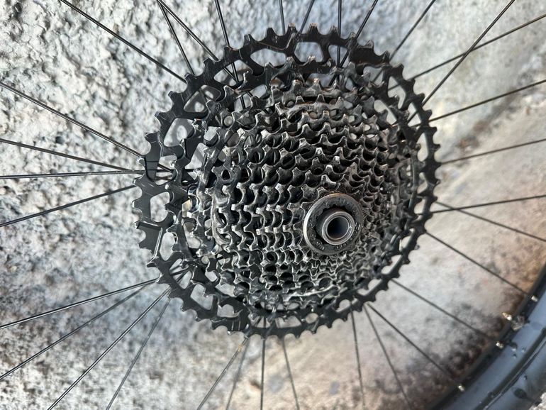 Used Syncros x-30 se 2025 bike — image 2 of 4