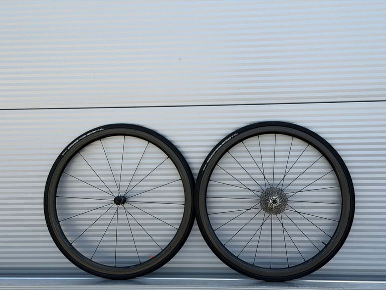 Used Roval Rapide CLX 32 2020 bike — image 8 of 11