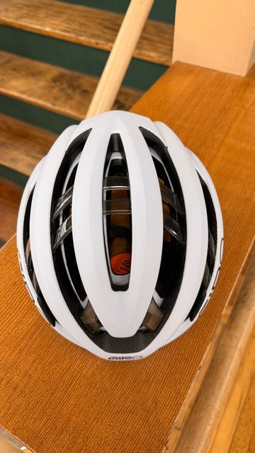 Used Giro Aries Spherical Helmet 2026 bike — image 4 of 14