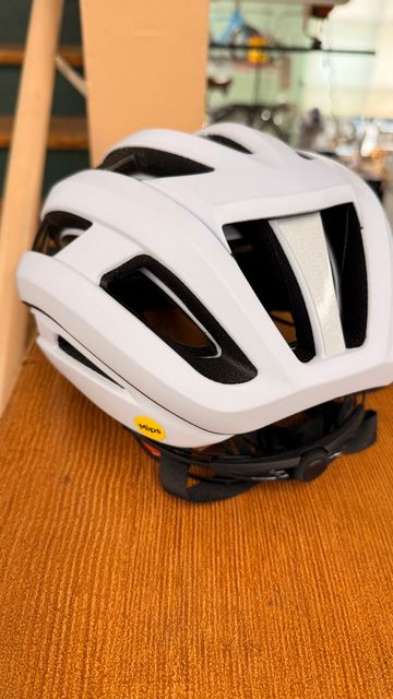 Used Giro Aries Spherical Helmet 2026 bike — image 7 of 14