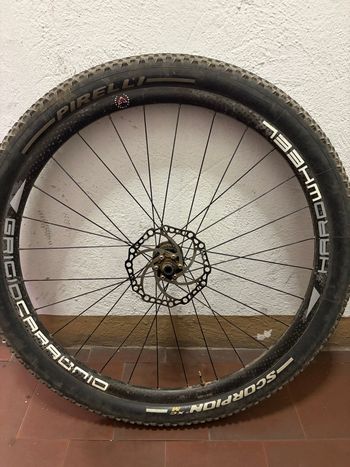 Used Grigio carbonio HardWheel 29" Cerchio MTB in Carbonio bike — image 3 of 4