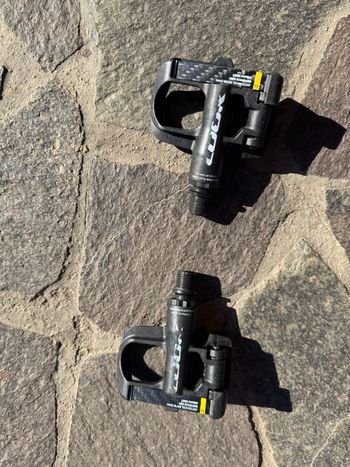 Used Look Keo Blade Carbon Pedals bike — image 2 of 4