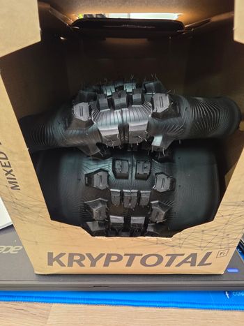 Used Continental Pneu Pliable - Kryptotal Fr - Enduro SuperSoft 29x2.40" bike — image 2 of 2