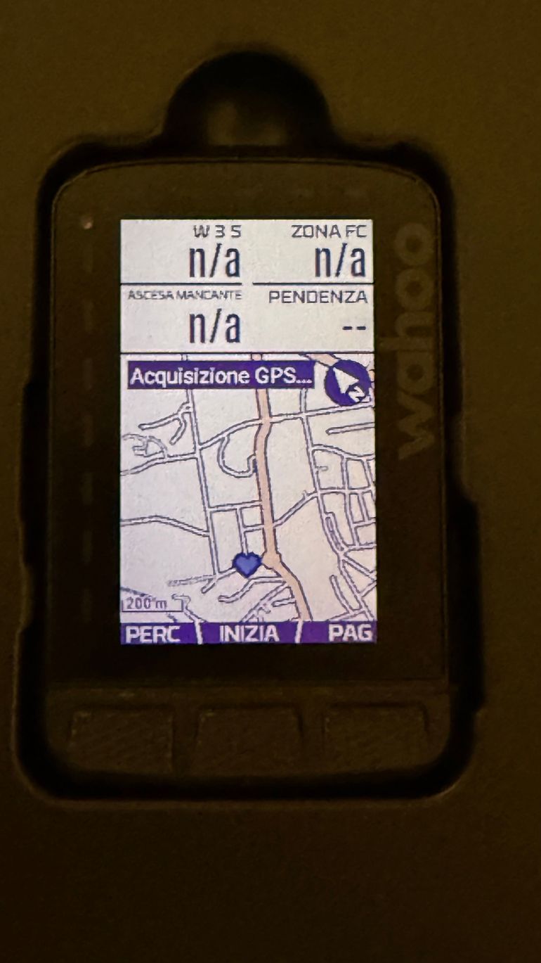 Used Wahoo ELEMNT ROAM V2 GPS Bike Computer 2022 bike — image 2 of 6