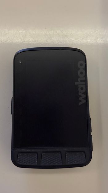 Used Wahoo ELEMNT ROAM V2 GPS Bike Computer 2022 bike — image 3 of 6